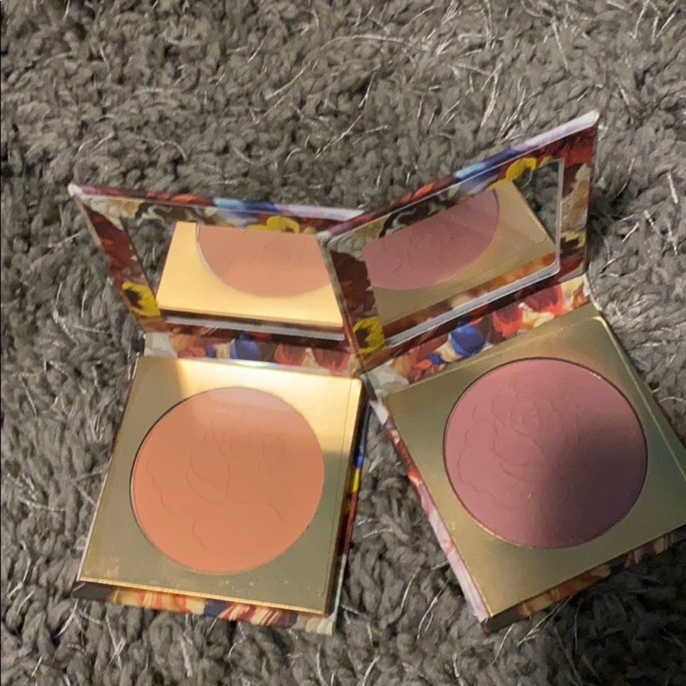Blush - Picture 2 of 2